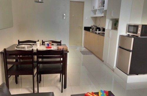 Tagaytay Apartment | Lake View Condo at Wind Residences