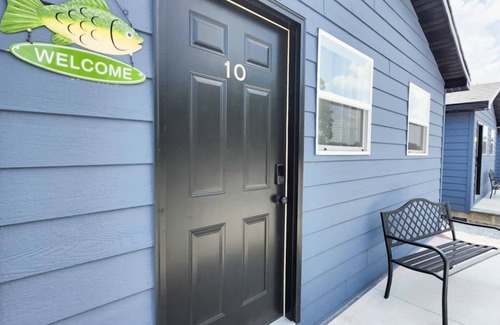 Monticello Cottage | Lake View Cottage - 2 Bedroom w/Kitchenette. Family Friendly!