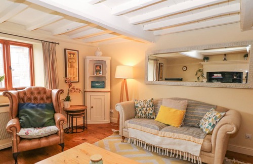 Leek Cottage | LAKE VIEW COTTAGE, pet friendly, character holiday cottage in Leek