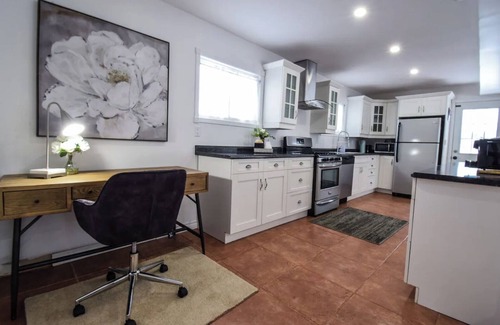 Lowbanks House | Lake View from Lakefront House: 10 Min to Byng Pool, Beach, & Rock Point Parknnn