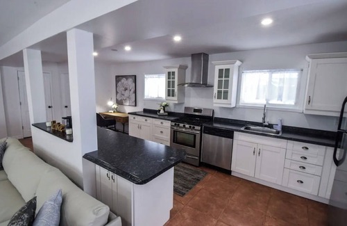 Lowbanks House | Lake View from Lakefront House: 10 Min to Byng Pool, Beach, & Rock Point Parknnn