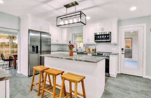 Winter Haven House | Lake View, Game Room, 10 minutes to Legoland - Perfect for Large Families!