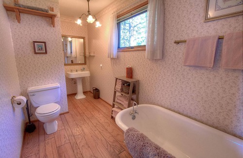Glenbrook House | Lake View Glen by Lake Tahoe Accommodations