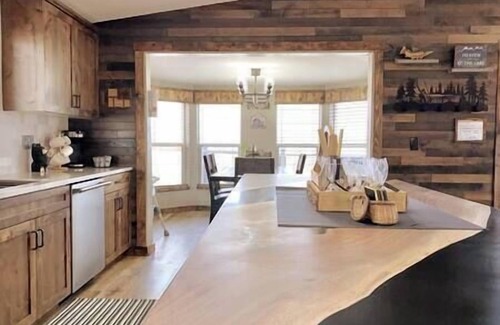 Manila House | Lake View Home That Truly Accommodates 12