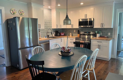 Canyon Lake Cabin | Lake View house with park like yard. New cowboy pool to beat the heat !
