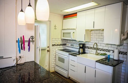 Pine Mountain Ski Chalet | Lake View Paradise less than 1 mile from Callaway Gardens!
