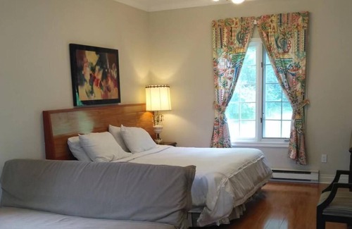 Adjala-Tosorontio Villa | Lake View Resort-style apartment