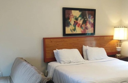 Adjala-Tosorontio Villa | Lake View Resort-style apartment
