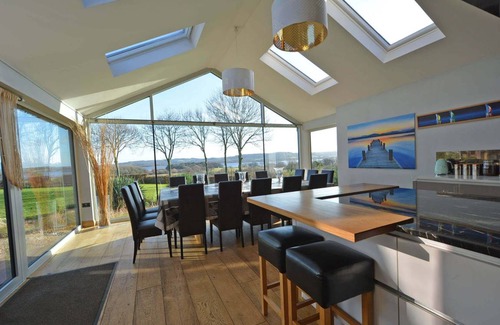 Compton Martin Cottage | Lake View Retreat