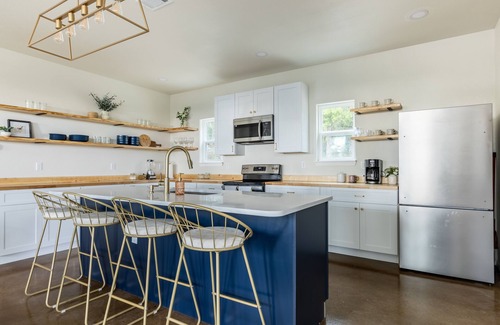 Canyon Lake House | Lake-View Retreat at Canyon Lake