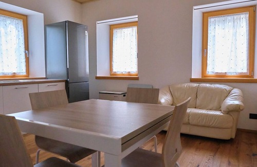 Auronzo di Cadore Apartment | Lake view two-room apartment