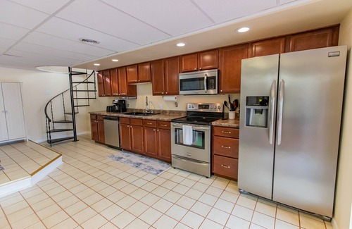 Marion House | Lake Views & Access + Pool, Indoor/Outdoor Living, Family & Pet Friendly