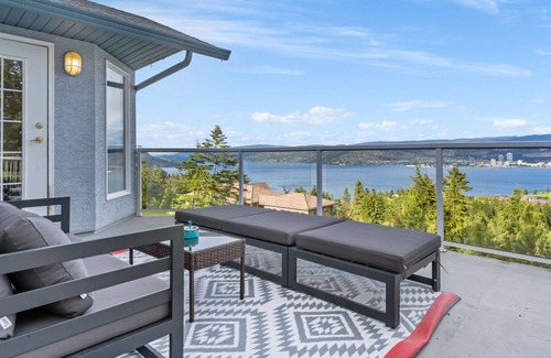 West Kelowna Estates House | Lake Views Beach Home - 6 mins to Downtown Kelowna