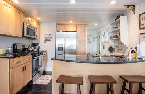 Beachwood-Bluffton House | Lake Views Near Beach CLEAN