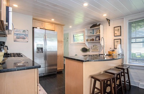 Beachwood-Bluffton House | Lake Views Near Beach CLEAN