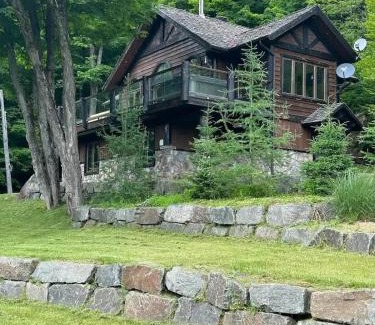 Saint-Faustin-Lac-Carre Ski Chalet | Lake views, spa, king bed, Golf Club amenities