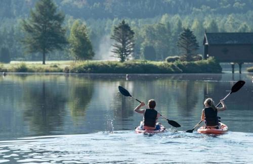 Saint-Faustin-Lac-Carre Ski Chalet | Lake views, spa, king bed, Golf Club amenities