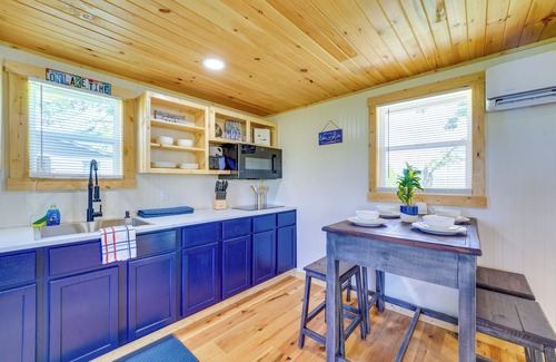 Golden House | Lake Views & Yard: Home Near Table Rock Lake!