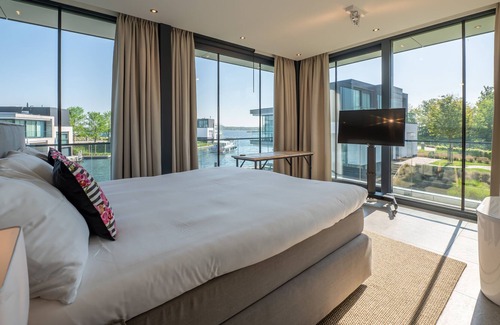 Arnemuiden Villa | Lake villa on the Veerse Meer with dock - Harbour Villas Zeeland - 8 persons+