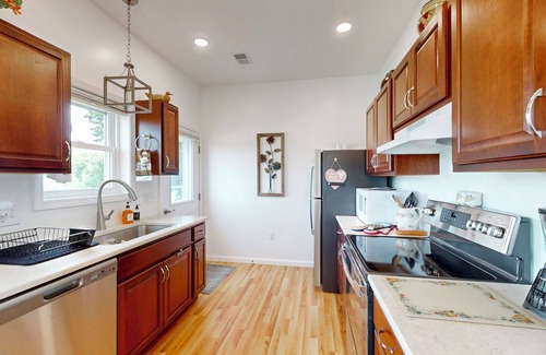 Hammondsport House | Lake & Vineyard View
