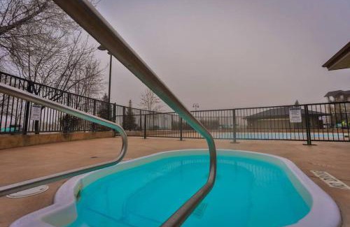 East Kootenay Apartment | Lake Windermere Pointe by StayIn
