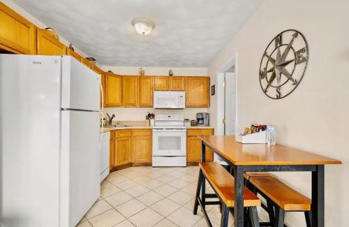 Winnisquam Apartment | Lake Winnisquam 1 Bedroom Condo with Lake Views