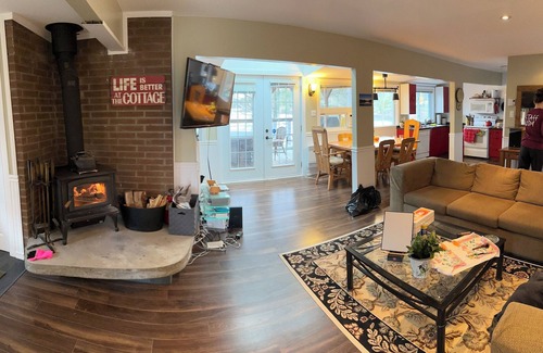 Petit-Lac-Long Cottage | Lakefront chalet in the heart of the Laurentides. Within 1 hour of Montreal!