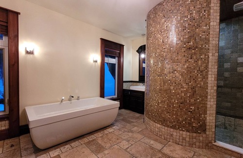 St-Adolphe-d'Howard Ski Chalet | Lakefront Dream Home Getaway
