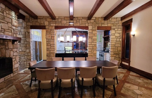 St-Adolphe-d'Howard Ski Chalet | Lakefront Dream Home Getaway