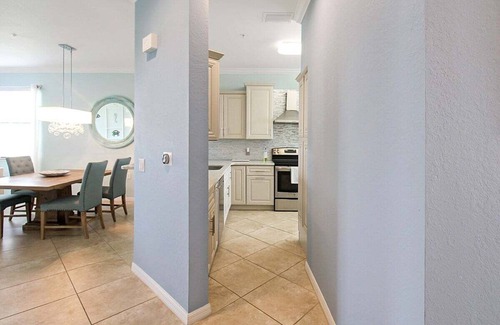 Bradenton Condo | Lakefront 3rd floor condo at River Strand Golf and Country Club - Fairway to Paradise