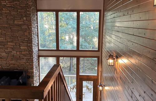 Drasco House | Lakefront, 4Bdr+Loft, 3Ba, Boat Ramp, Golf, Ping Pong, Foosball, No Pets