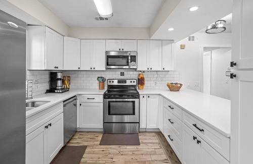 Southwest Orlando House | Lakefront 5BR Retreat | Pool, Hot Tub & Lake Views