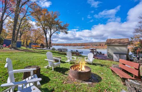 Lake Ariel House | Lakefront A-frame Hot Tub, Dock, Kayaks, Games