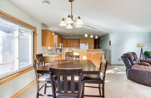 Aitkin House | Lakefront Aitkin Home w/Sunroom: Walk to Beach!