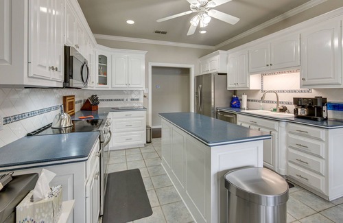 Avinger House | Lakefront Avinger Vacation Rental w/ Deck!