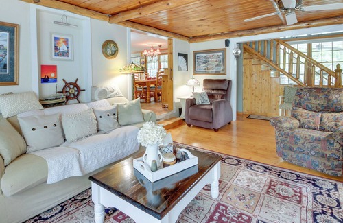 Longville Cabin | Lakefront Backus Cabin with Gazebo & Gas Grill!