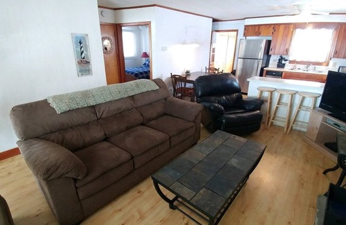 Bemus Point Cottage | Lakefront Bemus Point Cottage. A/C, 200ft+ Modern Dock. Family, Fishing and FUN!