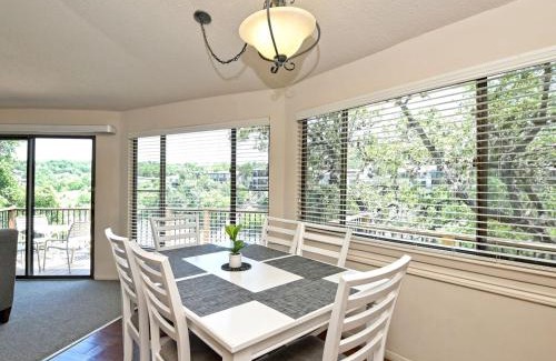Lakeway House | Lakefront Bungalow - Community Poolhot Tub #6