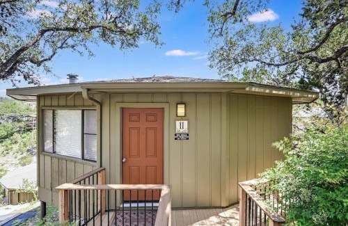 Lakeway House | Lakefront Bungalow - Community Poolhot Tub #11