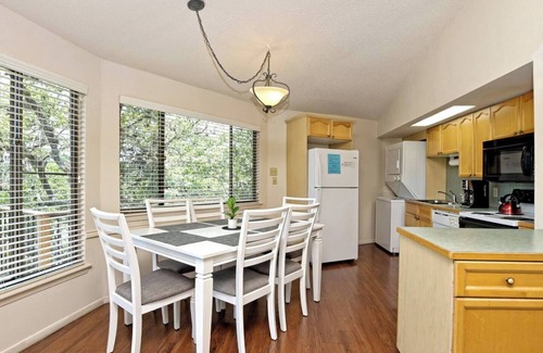 Lakeway House | Lakefront Bungalow - Shared Community Pool/Hot Tub #6