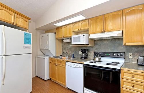 Lakeway House | Lakefront Bungalow With Community Poolhot Tub #8