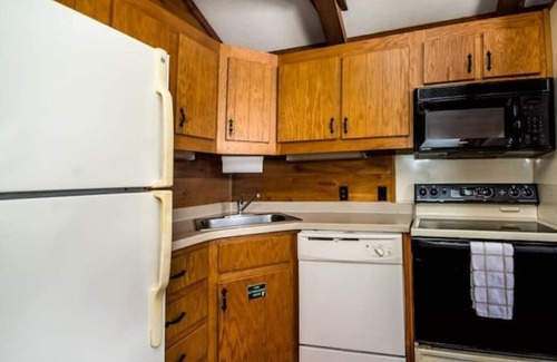 Seminole Cabin | ⛵️Lakefront Cabin 10min toBEACH/Dogs 🐶OK/Kayak/#409