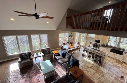 Bella Vista House | Lakefront Cabin, Bella Vista Lake Rayburn Dock, MTB and family friendly