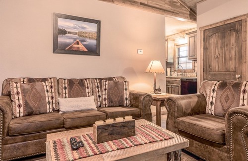 Indian Point Cabin | Lakefront cabin close to SDC!