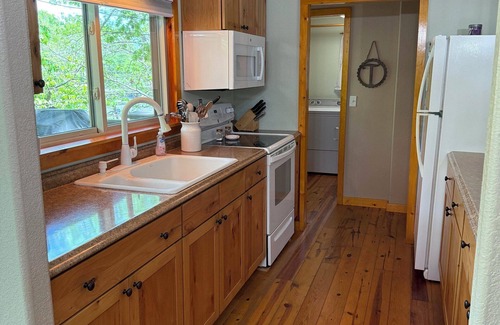 Camdenton House | Lakefront Cabin House near Camdenton at Lake of the Ozarks