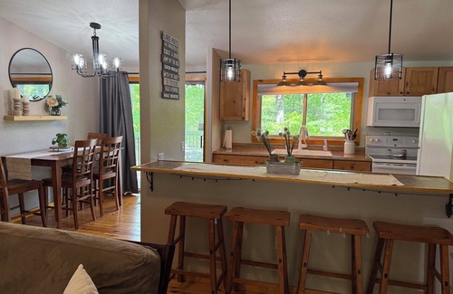 Camdenton House | Lakefront Cabin House near Camdenton at Lake of the Ozarks