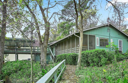 Pointblank House | Lakefront Cabin in The Trees-Lake Livingston, TX