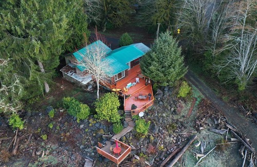 Amanda Park House | Lakefront Cabin Inside Olympic National Park
