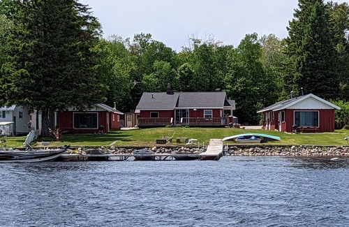 Trout Lake Cabin | Lakefront Cabin Rental Resort -Cabin 1-Fish, Sightseeing, & Ride Trails