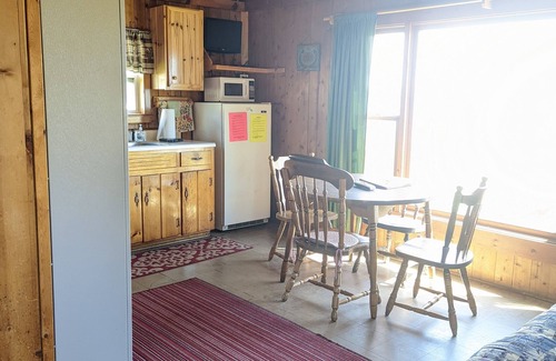 Trout Lake Cabin | Lakefront Cabin Rental Resort-Fish, Sightseeing, & Ride Trails